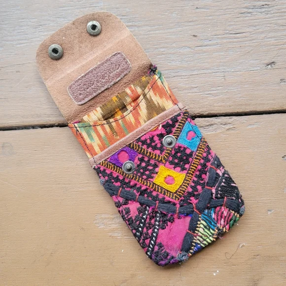 🎱🔮 Free People Boho Embroidered Repurposed vtg banjara hippie Wallet card case - Picture 5 of 16